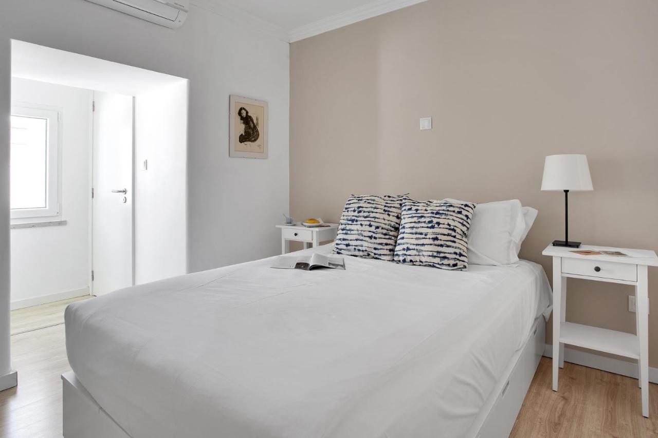 Modern 2 Bedroom Apartment In Estrela With Outside Terrace! Amazing For Families, Couples, Friends リスボン エクステリア 写真