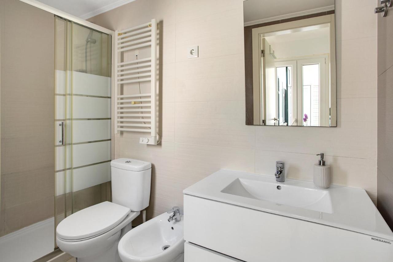 Modern 2 Bedroom Apartment In Estrela With Outside Terrace! Amazing For Families, Couples, Friends リスボン エクステリア 写真
