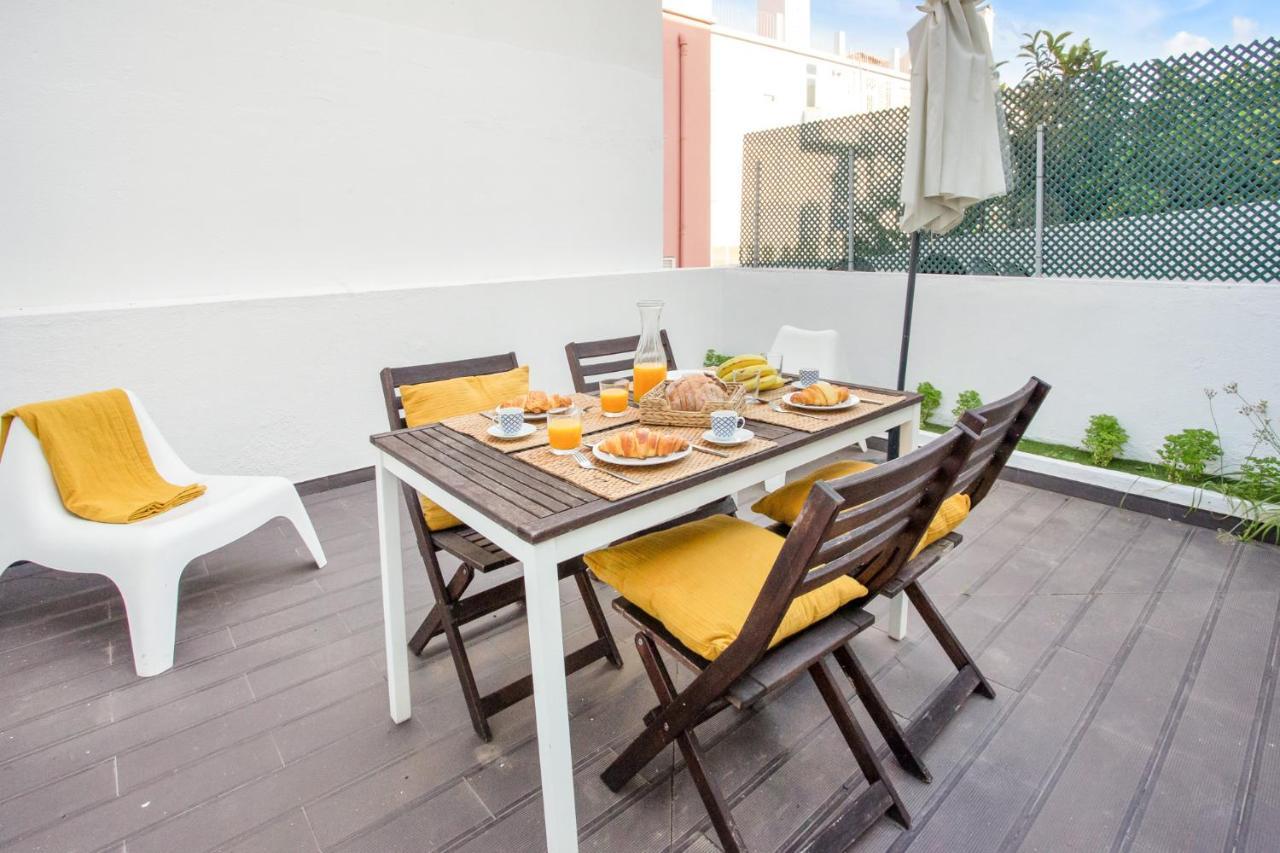 Modern 2 Bedroom Apartment In Estrela With Outside Terrace! Amazing For Families, Couples, Friends リスボン エクステリア 写真