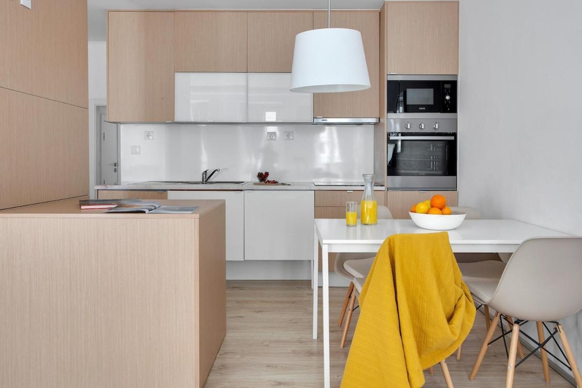 Modern 2 Bedroom Apartment In Estrela With Outside Terrace! Amazing For Families, Couples, Friends リスボン エクステリア 写真