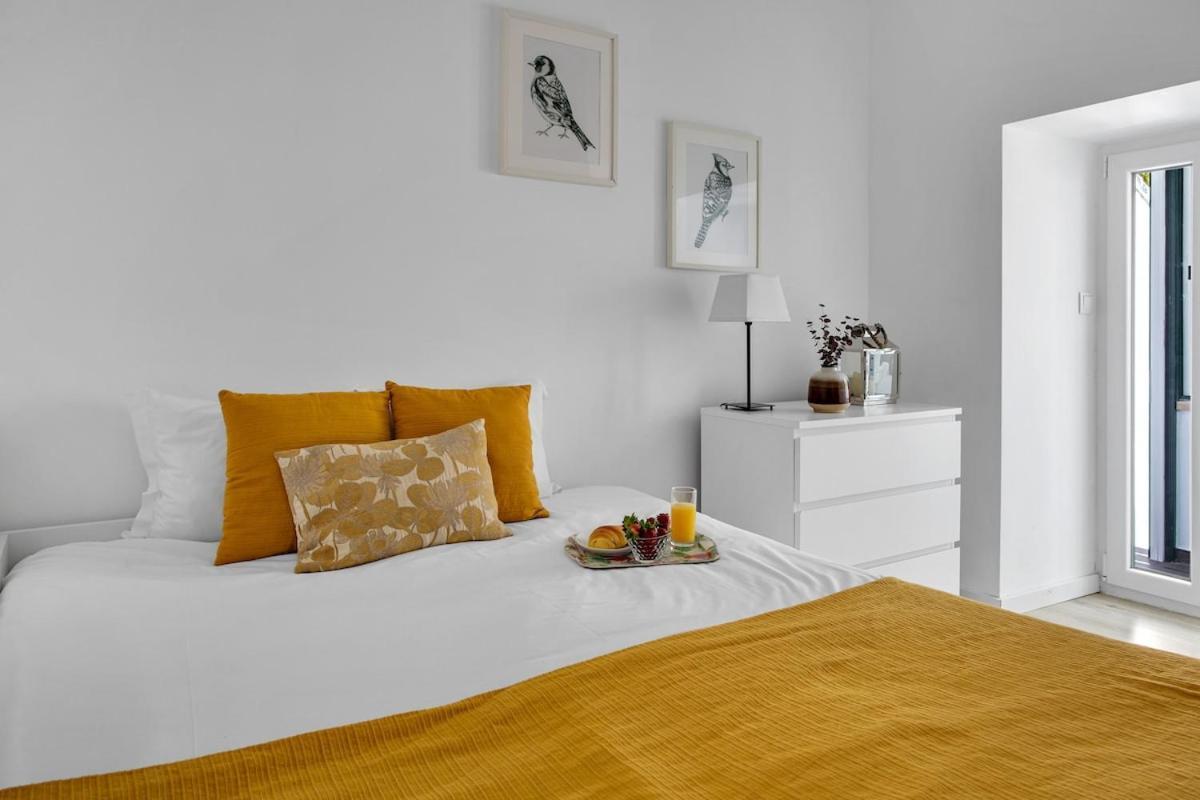 Modern 2 Bedroom Apartment In Estrela With Outside Terrace! Amazing For Families, Couples, Friends リスボン エクステリア 写真