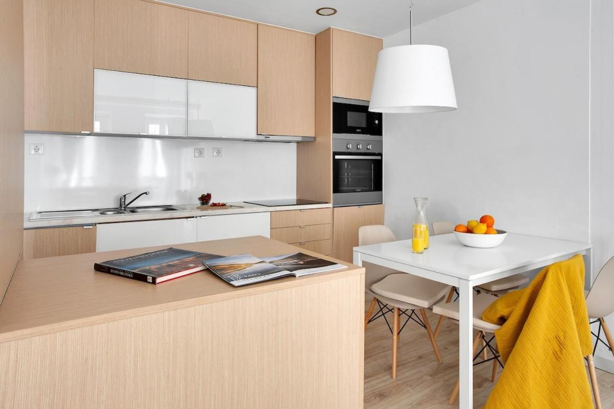 Modern 2 Bedroom Apartment In Estrela With Outside Terrace! Amazing For Families, Couples, Friends リスボン エクステリア 写真