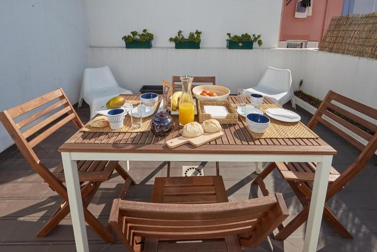 Modern 2 Bedroom Apartment In Estrela With Outside Terrace! Amazing For Families, Couples, Friends リスボン エクステリア 写真